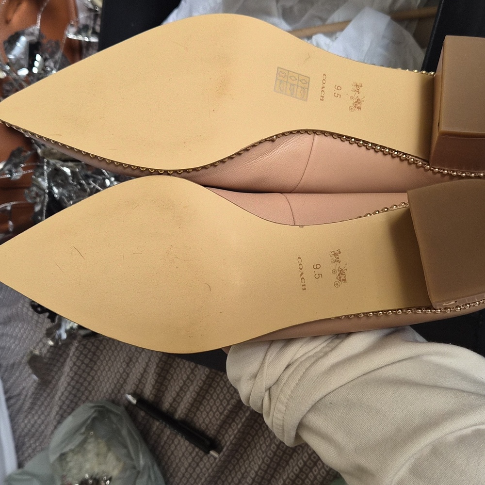 Coach Women's‎ Beige Leather Willa Block Heel Pumps Size 9.5 Beechwood - Picture 6 of 6
